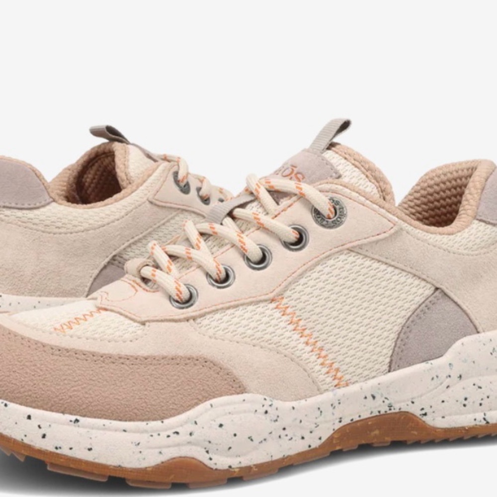 TAOS tennis shoes - color is Sandstone Multi. Size 7.5 
Worn twice